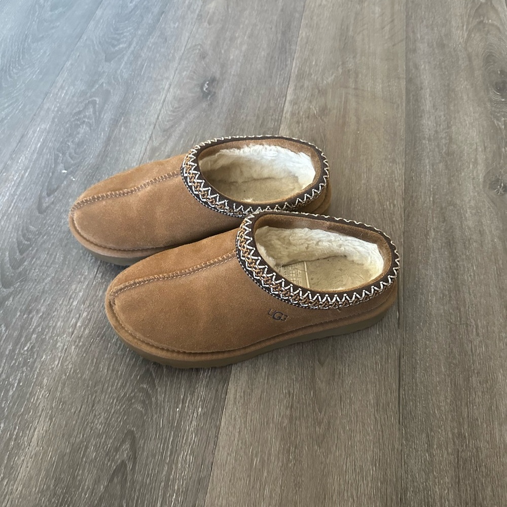 Ugg Tasman slippers